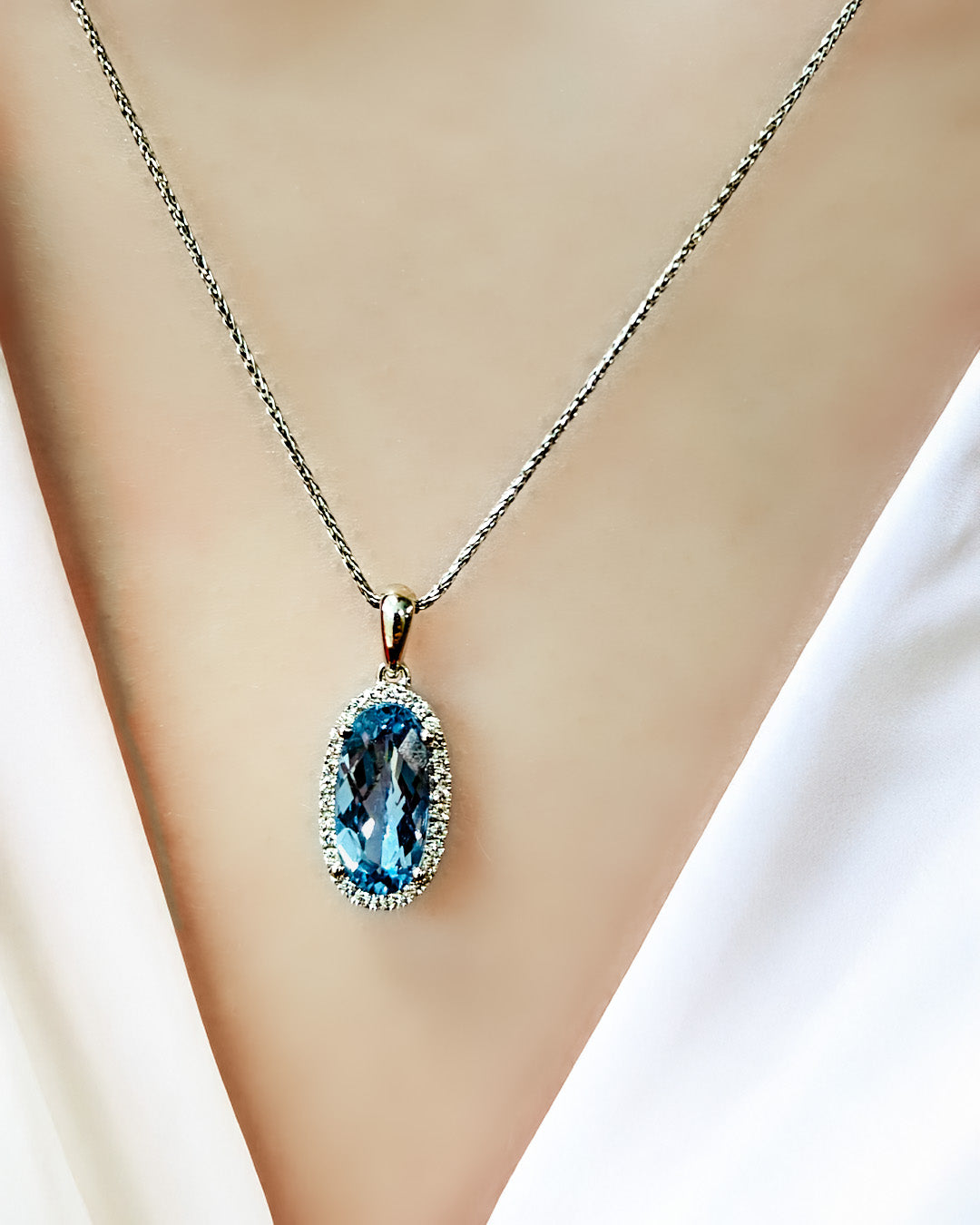 Aqua Blue Spinel Pendant – Oval, 14K White Gold, 12x6 mm